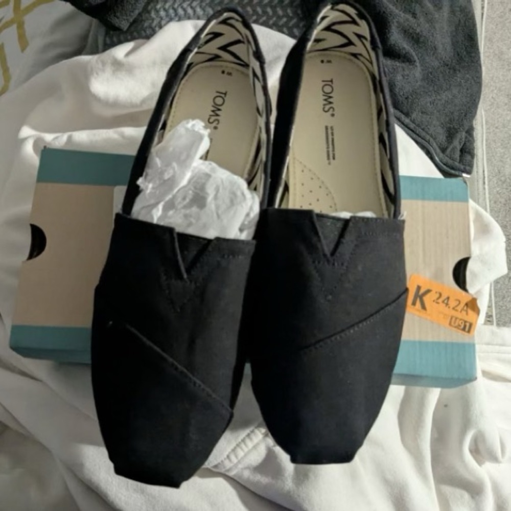 TOMS Classic Women’s Canvas Slip on Flats shoes Size 9 black
